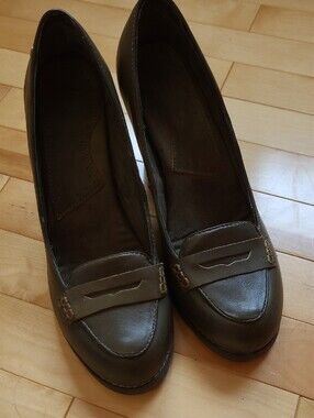 Bass Olive Green Leather Block Heel Loafers 3.5" Heel